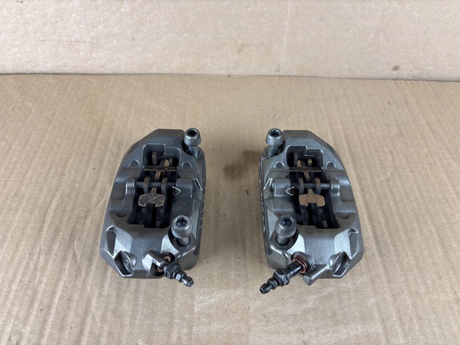 Ducati Monster 821 Zaciski Hamulcowe Brembo Klocki Hamulcowe MONOBLOCK