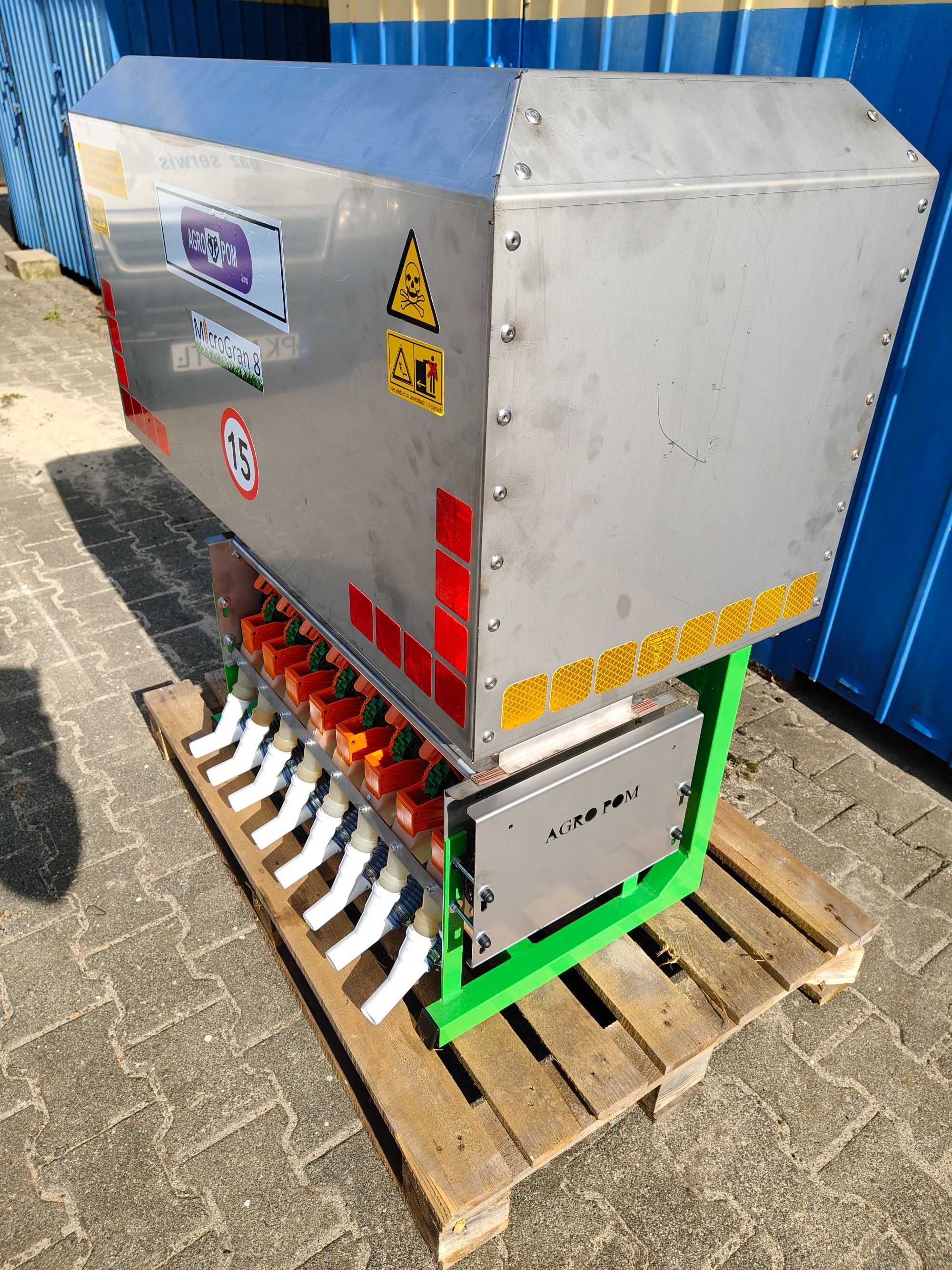 Podsiewacz nawozu, mikrogranulatów , siewnik poplonu 8 sekcji, 300l