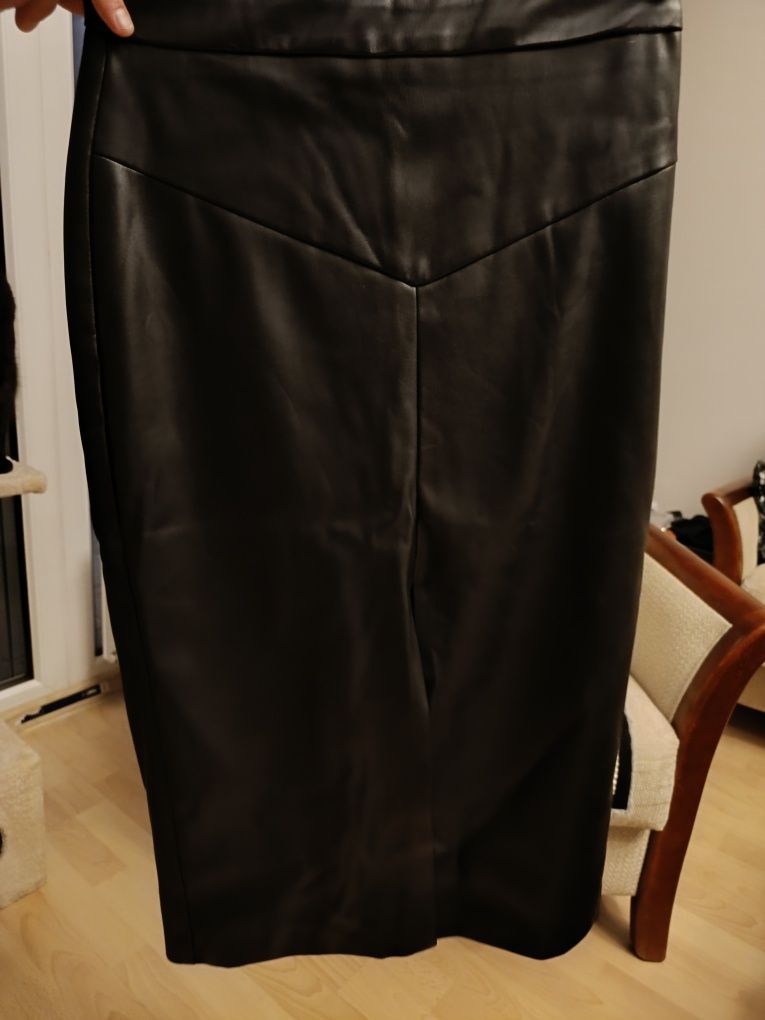 Spódnica czarna Reserved