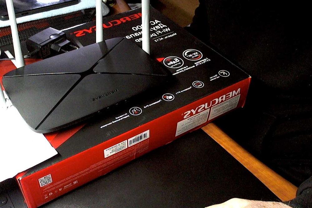 Дводіапазонний Wi-Fi роутер MERCUSYS AC12 AC1200 з потужними антенами