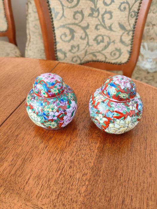 Miniaturowe chińskie wazy