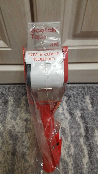 Розмотувач скотча Scotch Tape