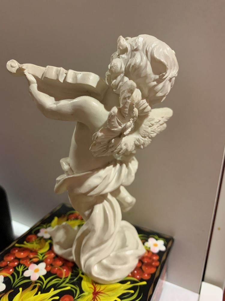Гипсовая статуэтка ангел