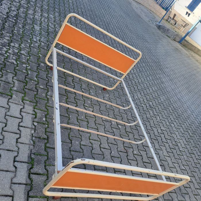 Cama ferro antiga tal como está
