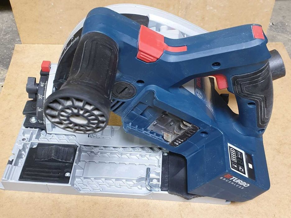 Akumulatorowa zagłębiarka tarczowa Bosch Professional GKT 18V-52