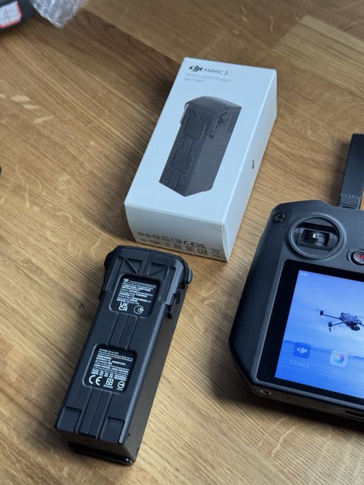 DJI Mavic 3. Аккумулятор, Пуль RC Pro