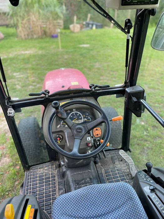 Ciągnik, traktor Yanmar EF 235 (2016) – wersja z kabiną