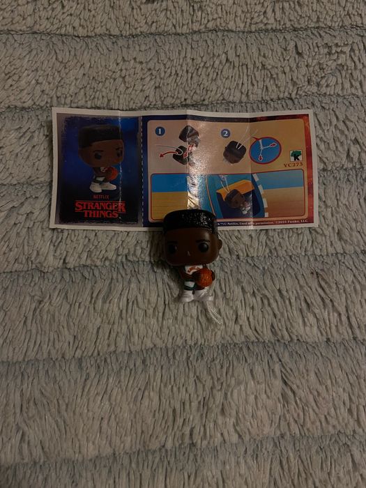 Figurki kinder joy stranger things