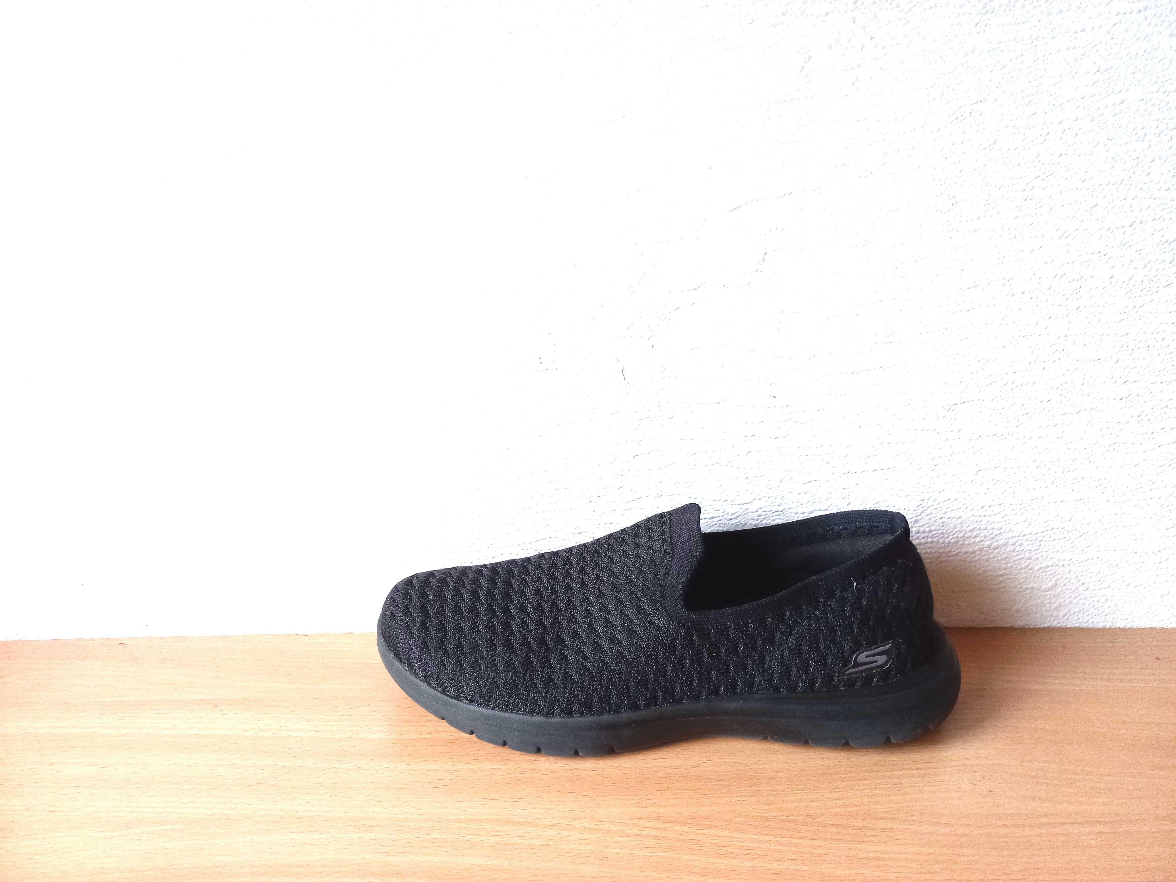 Чудові сліпони мокасини Skechers On the GO Flex 38 р.