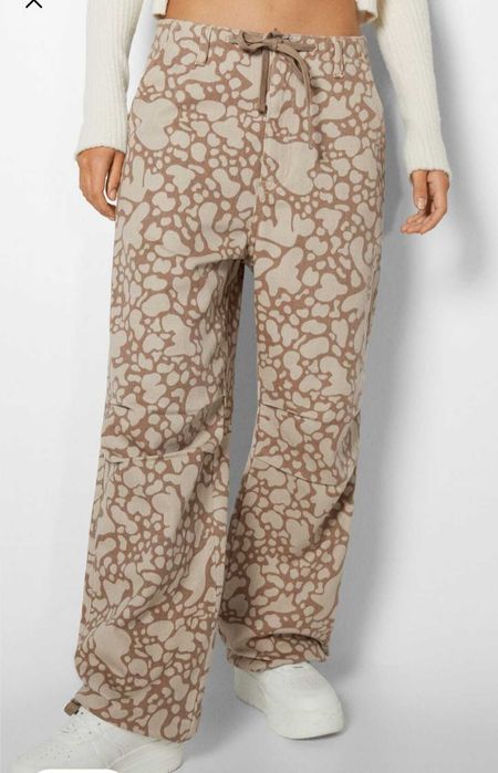 Джинсы  Bershka оригинал S 26р.