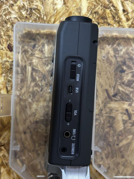 Zoom H4n recorder