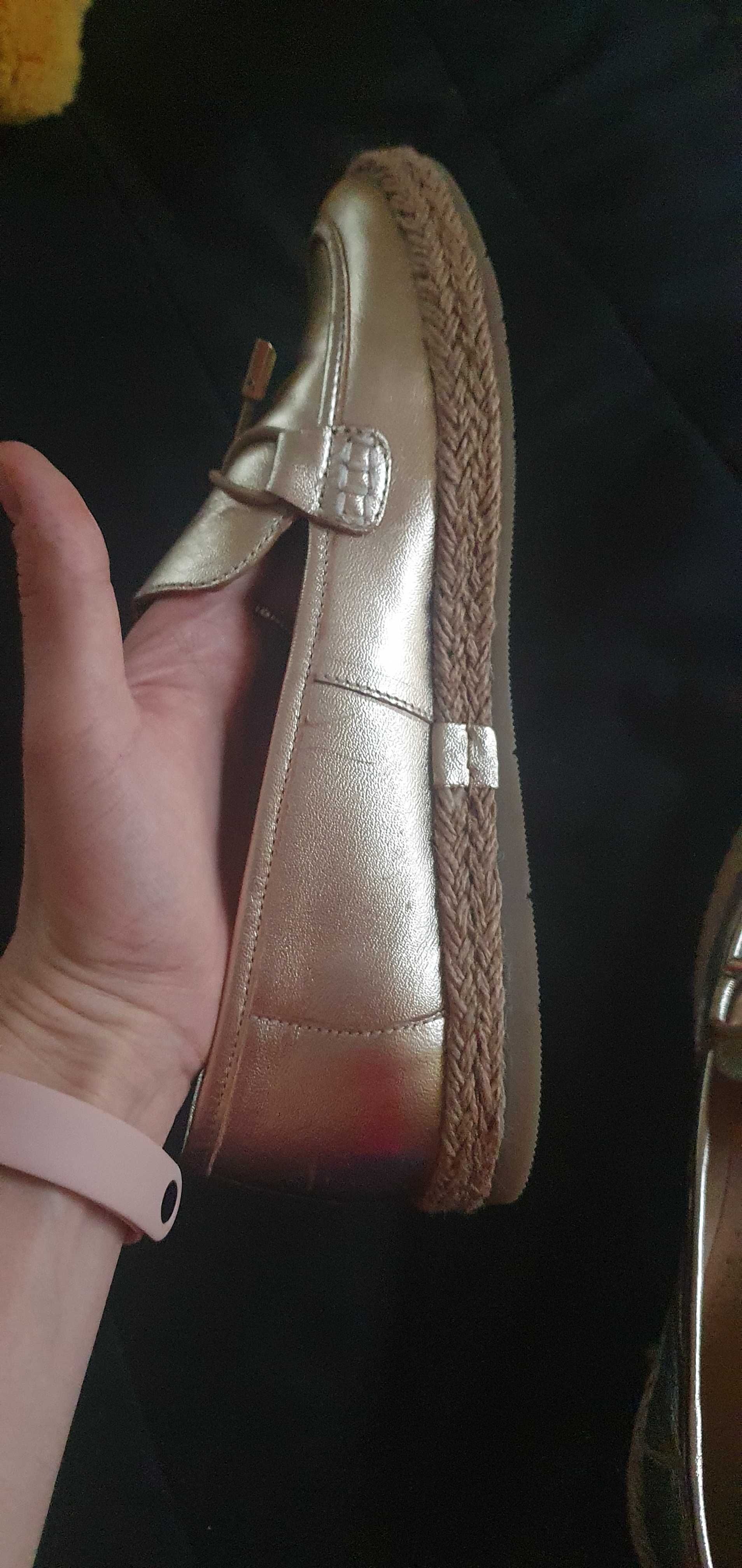 Skórzane loafersy Lasocki 37