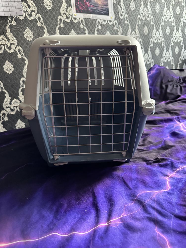 Продам переноску для собак/котів НОВА