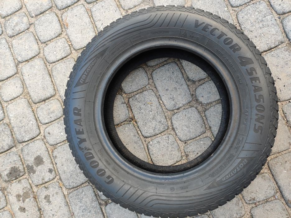 195.65.15 dwie opony Wielosezonowe Goodyear Vector 4 Seasons