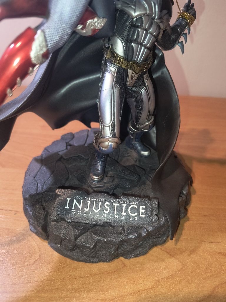 Figurka Batman i Wonder Woman Injustice Gods Among Us