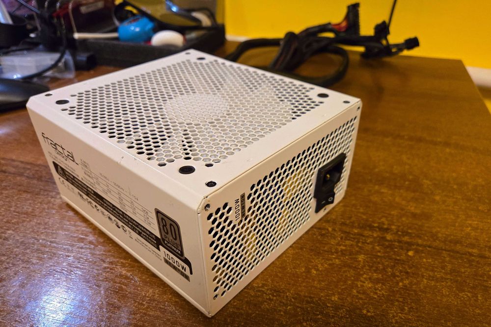 Блок живлення 1000W Fractal Design Newton R3 1000W 80+ Platinum 135mm.