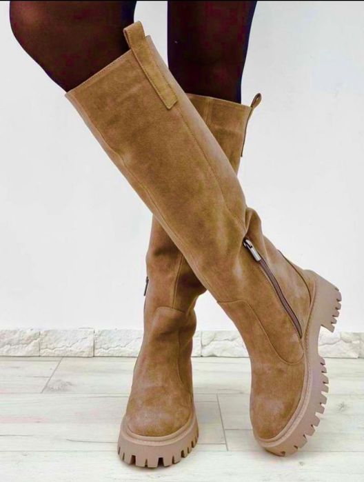 Чоботи-труби з натуральної замші