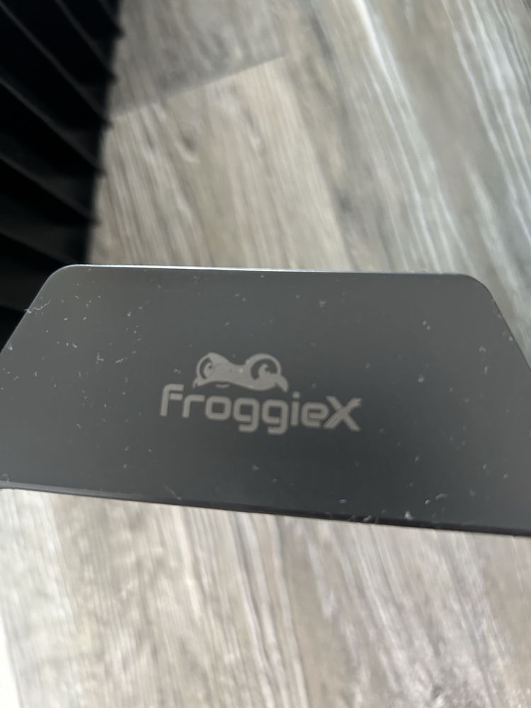 Stojak na gry playstation froggiex