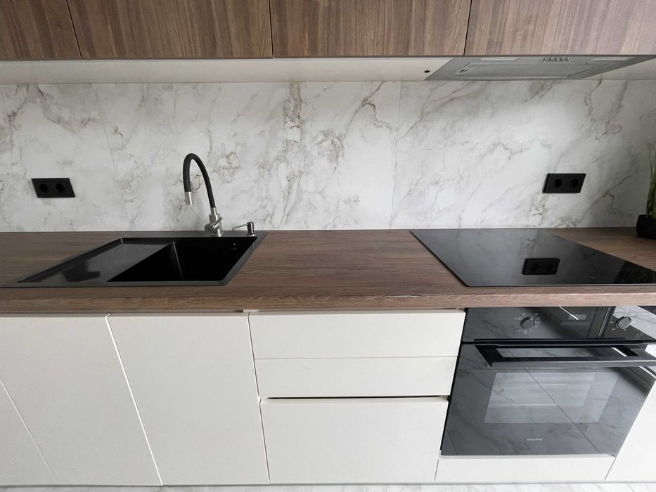 Продаж 1 пов. таунхауса з ділянкою в центрі Гостомеля