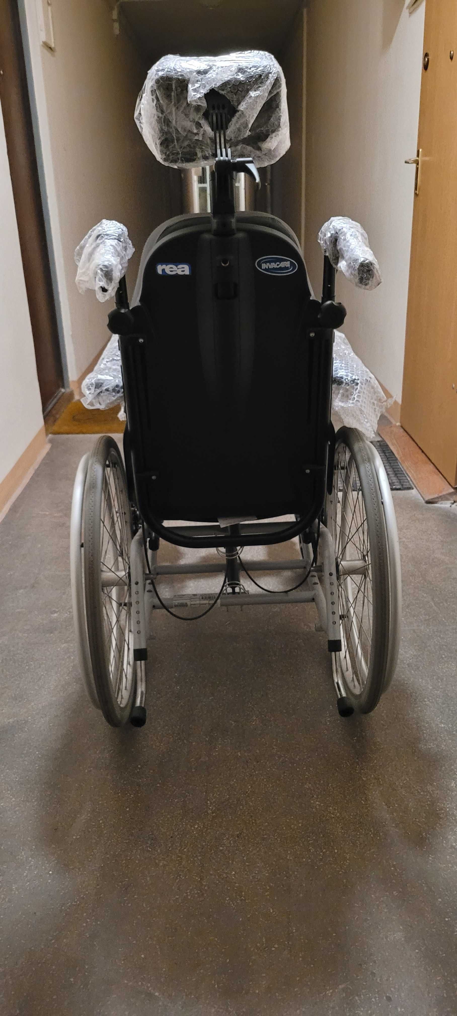 Wózek inwalidzki wielofunkcyjny INVACARE rea