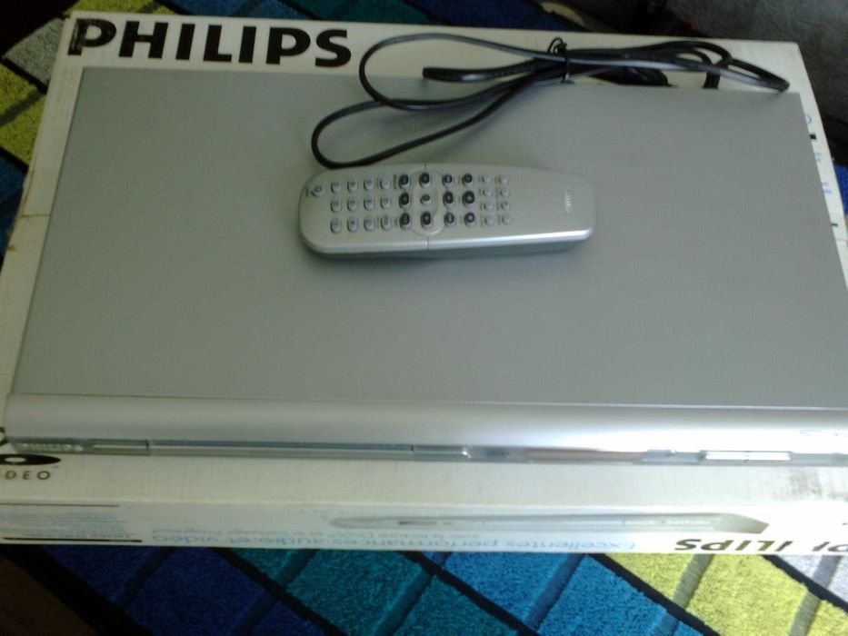 ДВД приставка "PHILIPS"