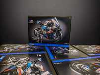 Конструктор Technic BMW M 1000 RR мотоцикл 1920 деталей подарунок
