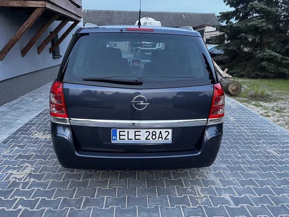 Opel Zafira 1.8 16v + розстрочка