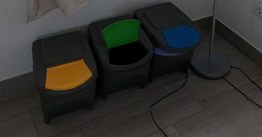 Conjunto de caixotes para reciclagem com capacidade de 75 litros