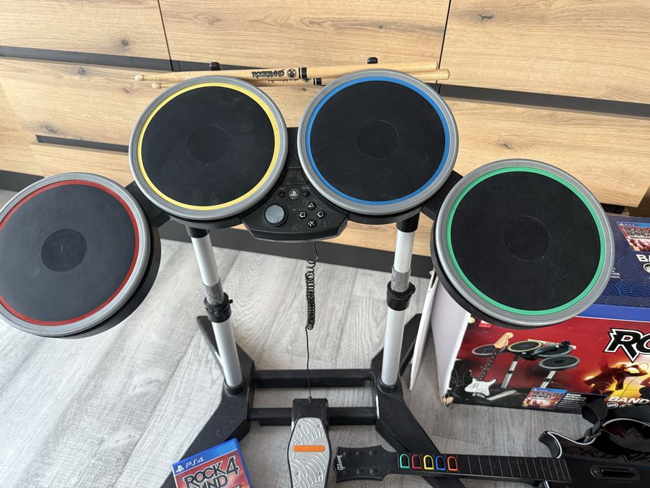 Rock band ps4 perkusja playstation gra cd mikrofon gitary