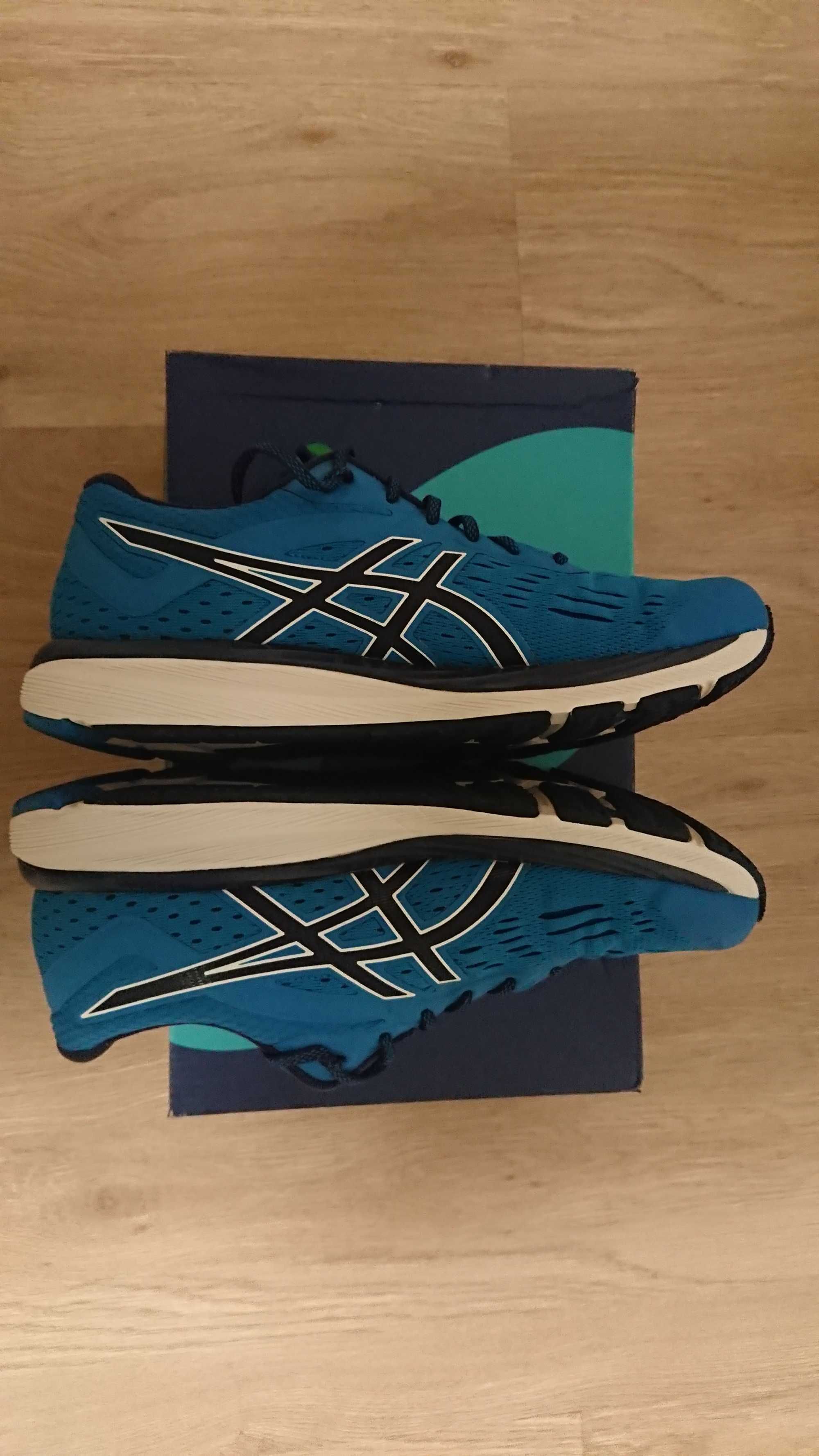 Чоловічі бігові кросівки Asics Gel-Cumulus 20