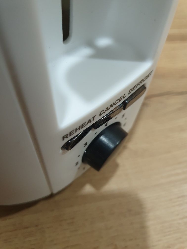 Toster na 4 kromki Tristar BR-1057