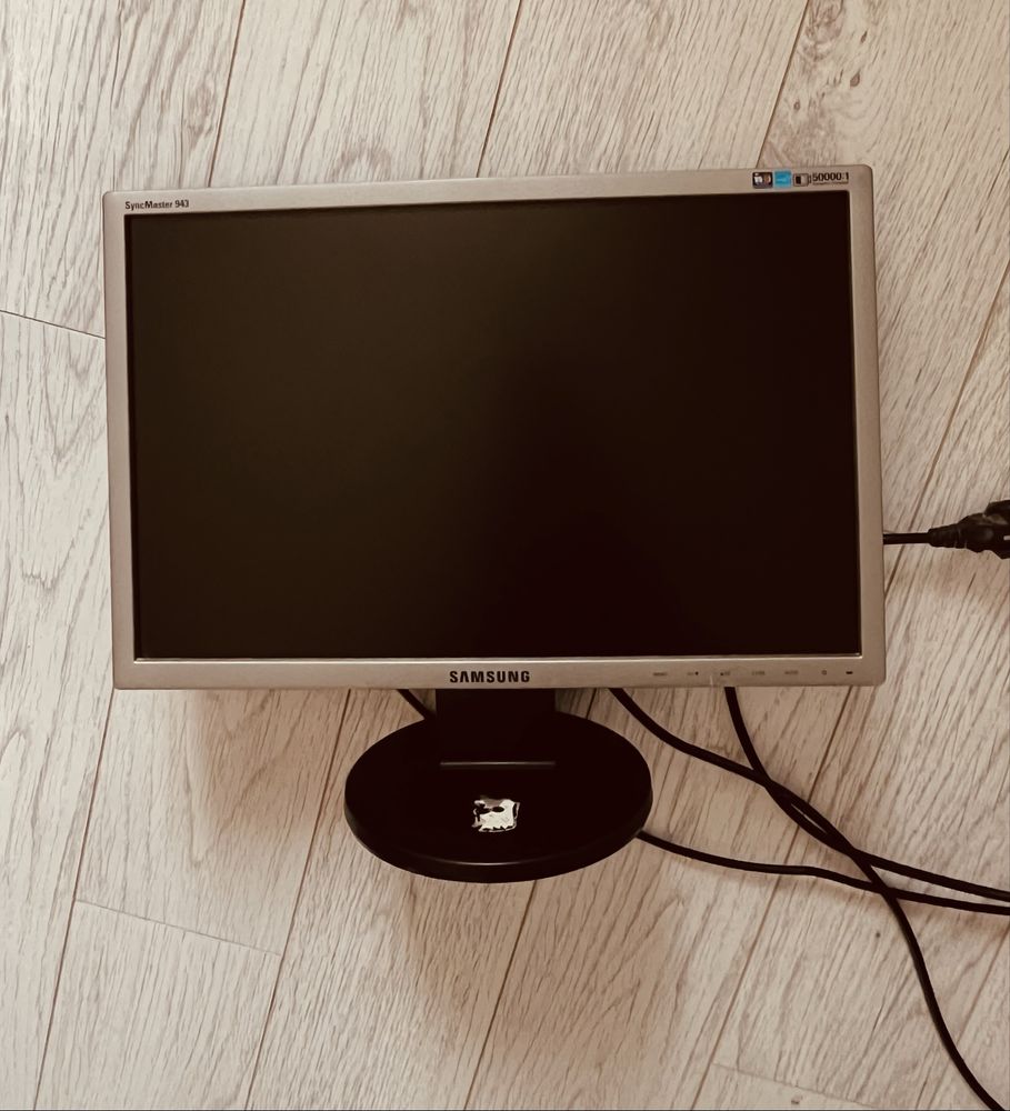 Монитор Samsung syncMaster 943 NW