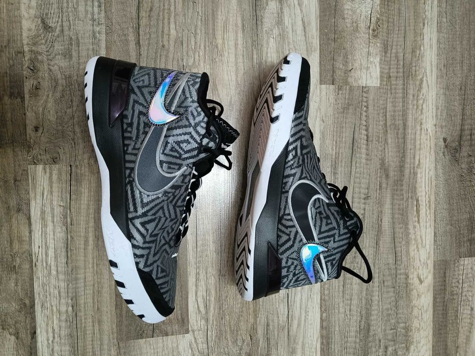 Nike LeBron  NXXT Genisus