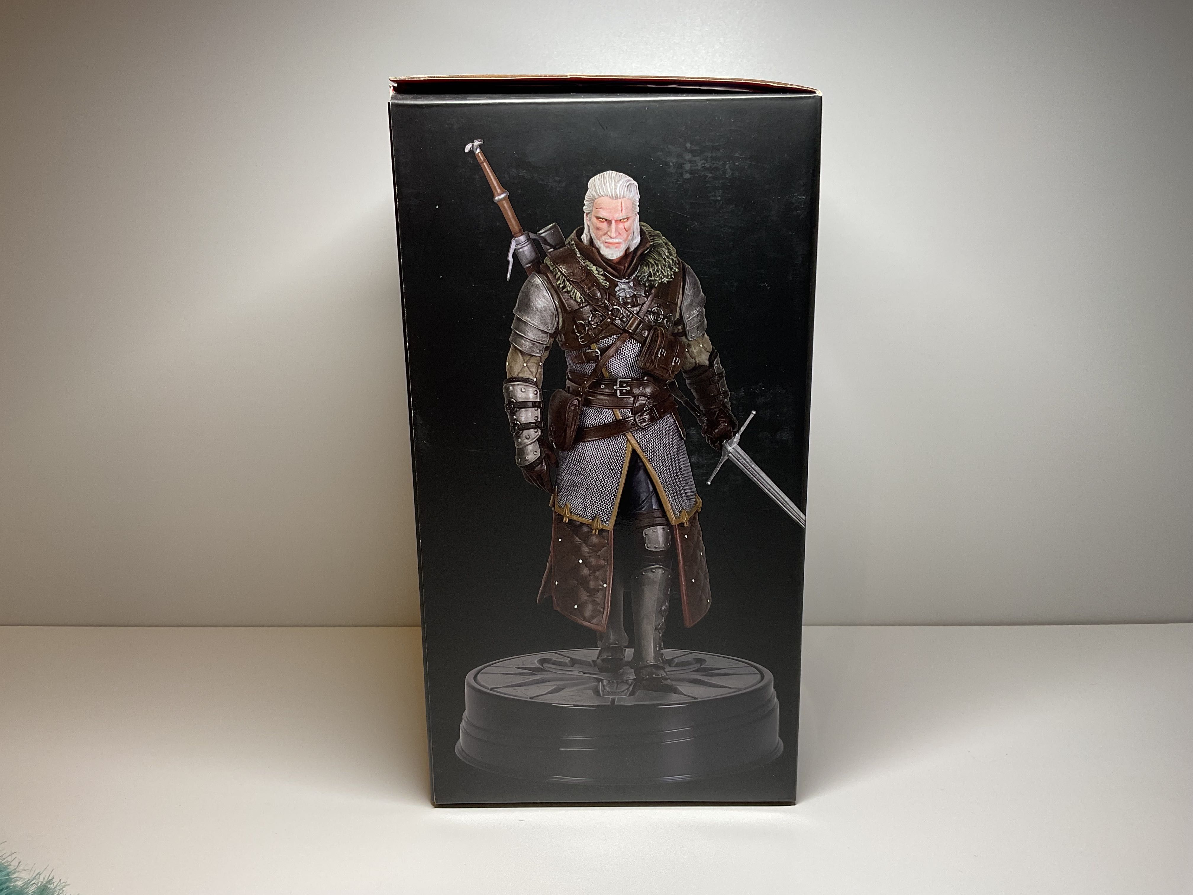Figurka GERALT Zbroja Niedźwiedzia Wiedźmin III 3 Dziki Gon Dark Horse