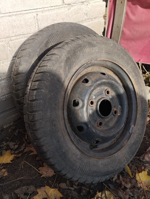 Koła z felgami od przyczepki kempingowej Knaus x2