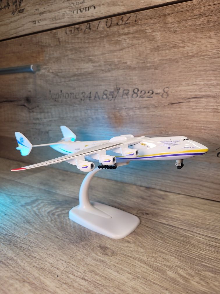 Модель літака Мрія АН 225