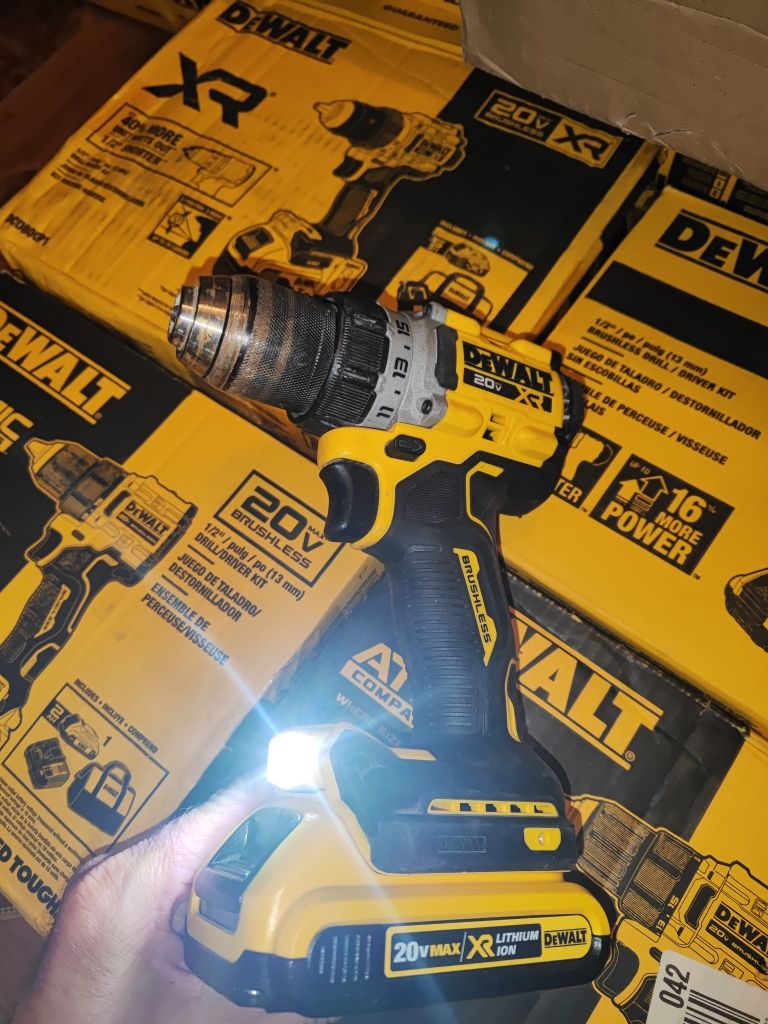 Шуруповерт Dewalt DCD800 , бу із США