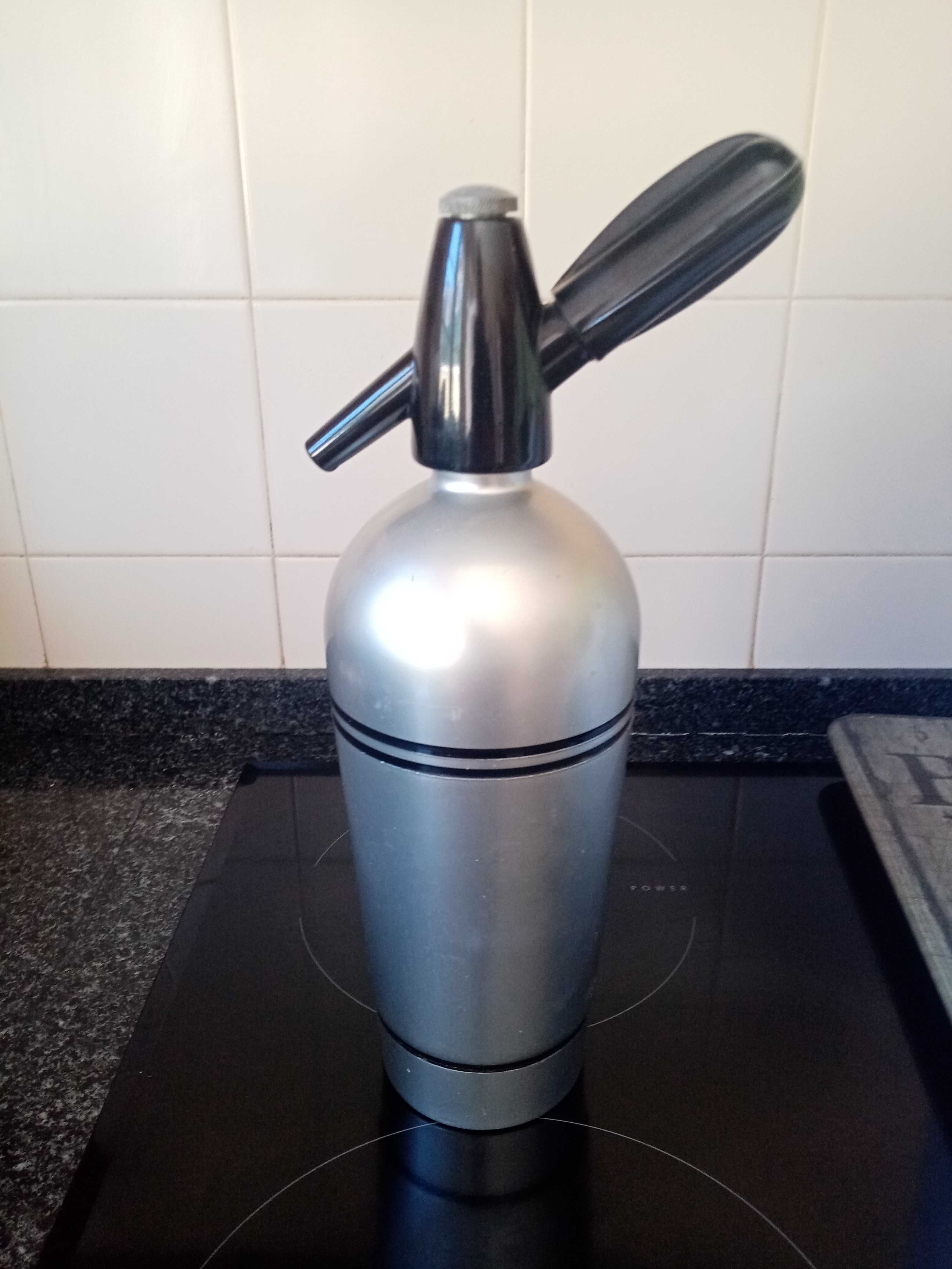 Garrafa de Soda em alumínio