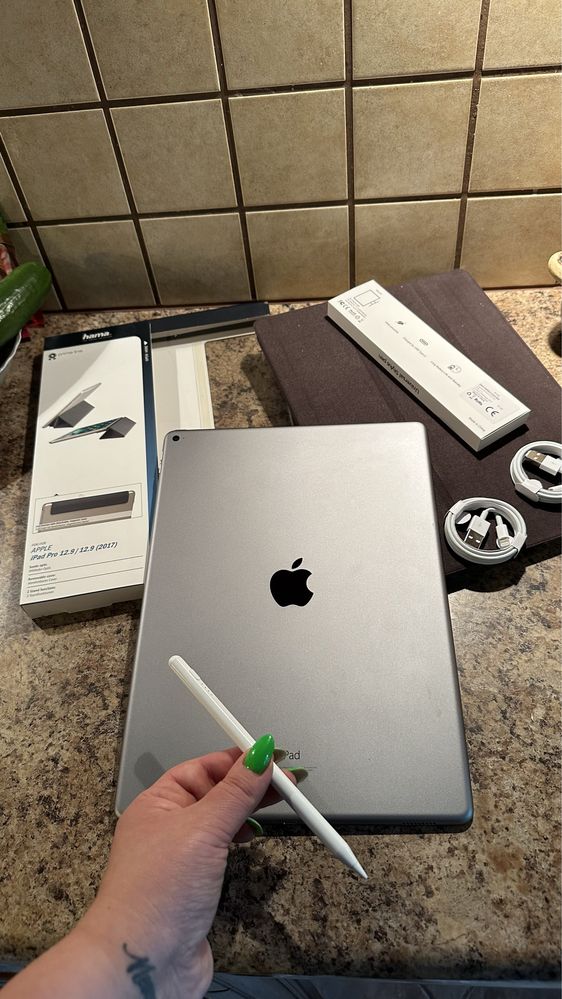 Tabet iPad Apple —-PRO 12.9”— + NOWY RYSIK + nowe etui - cały zestaw