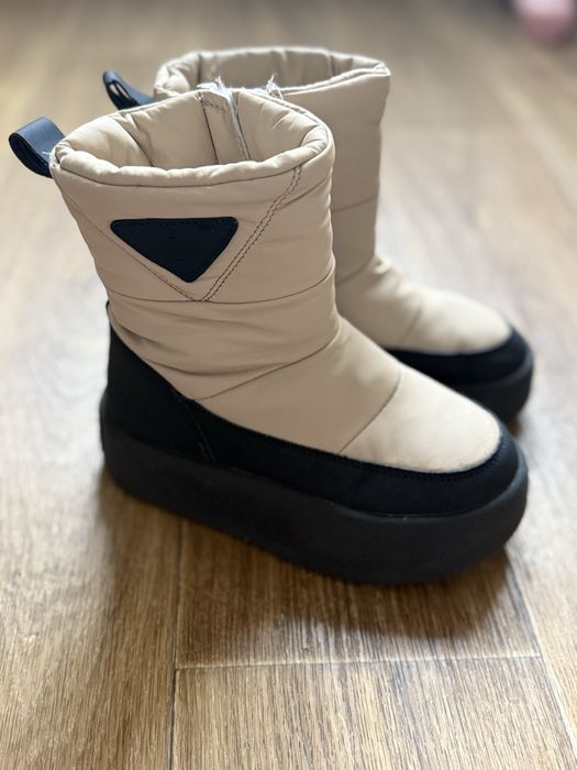 Зимові сапожки на дівчинку