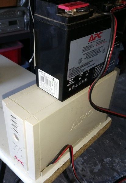 Zasilacz APC Back-UPS 650 W