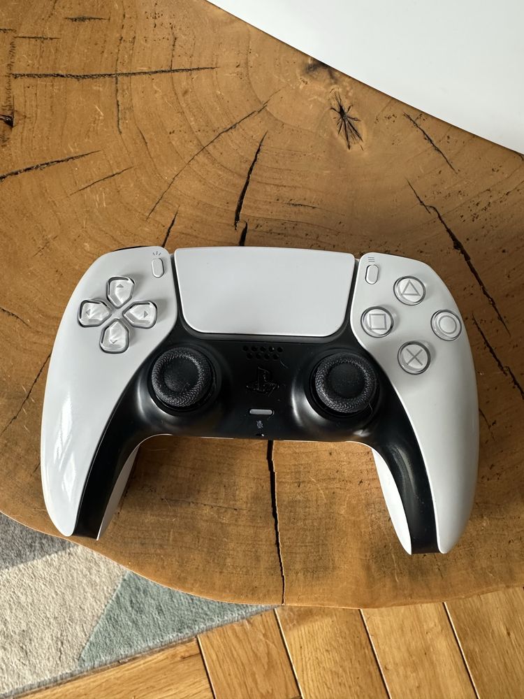 Ps5 +3 gry komplet pudelko