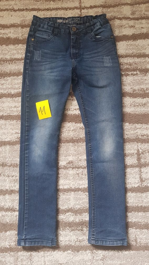 (11) Spodnie jeans r. 152 cm