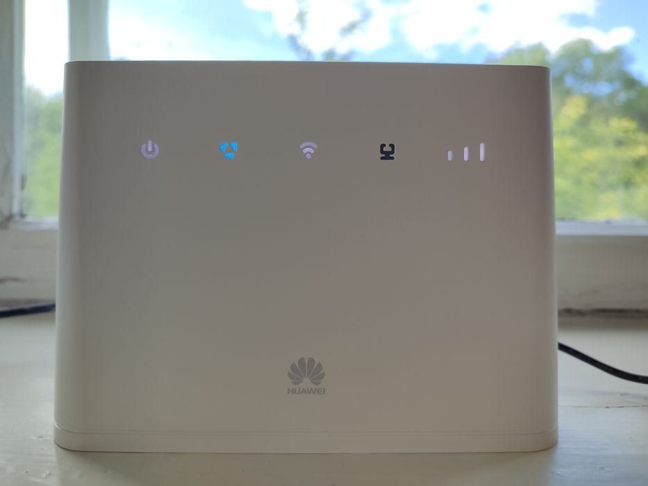 Роутер 4G Huawei B311-221 Wi-Fi маршрутизатор (модем)