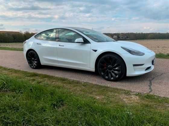 Tesla Model 3 Long Range Dual Motor Performance (2021)