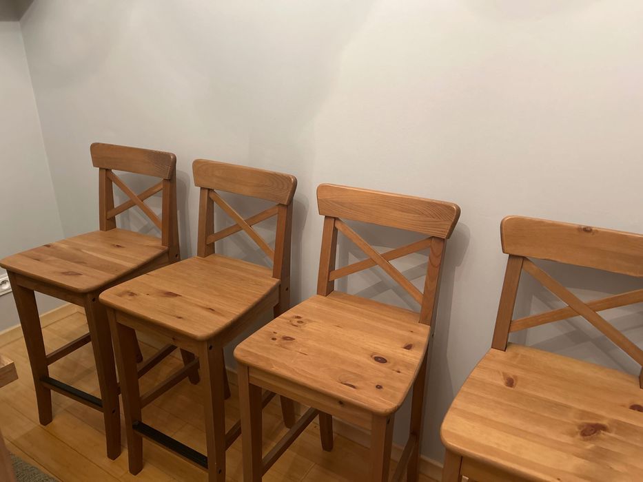 Hojer barowy z oparciem Ikea Inglot