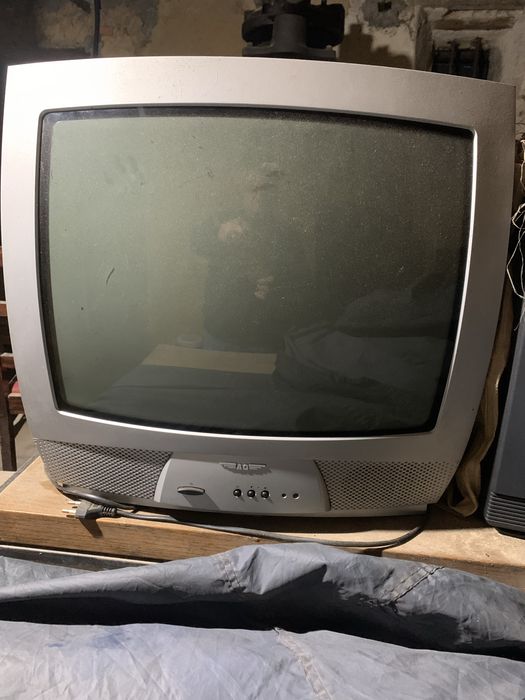 Televisoes antigas em foncionamento