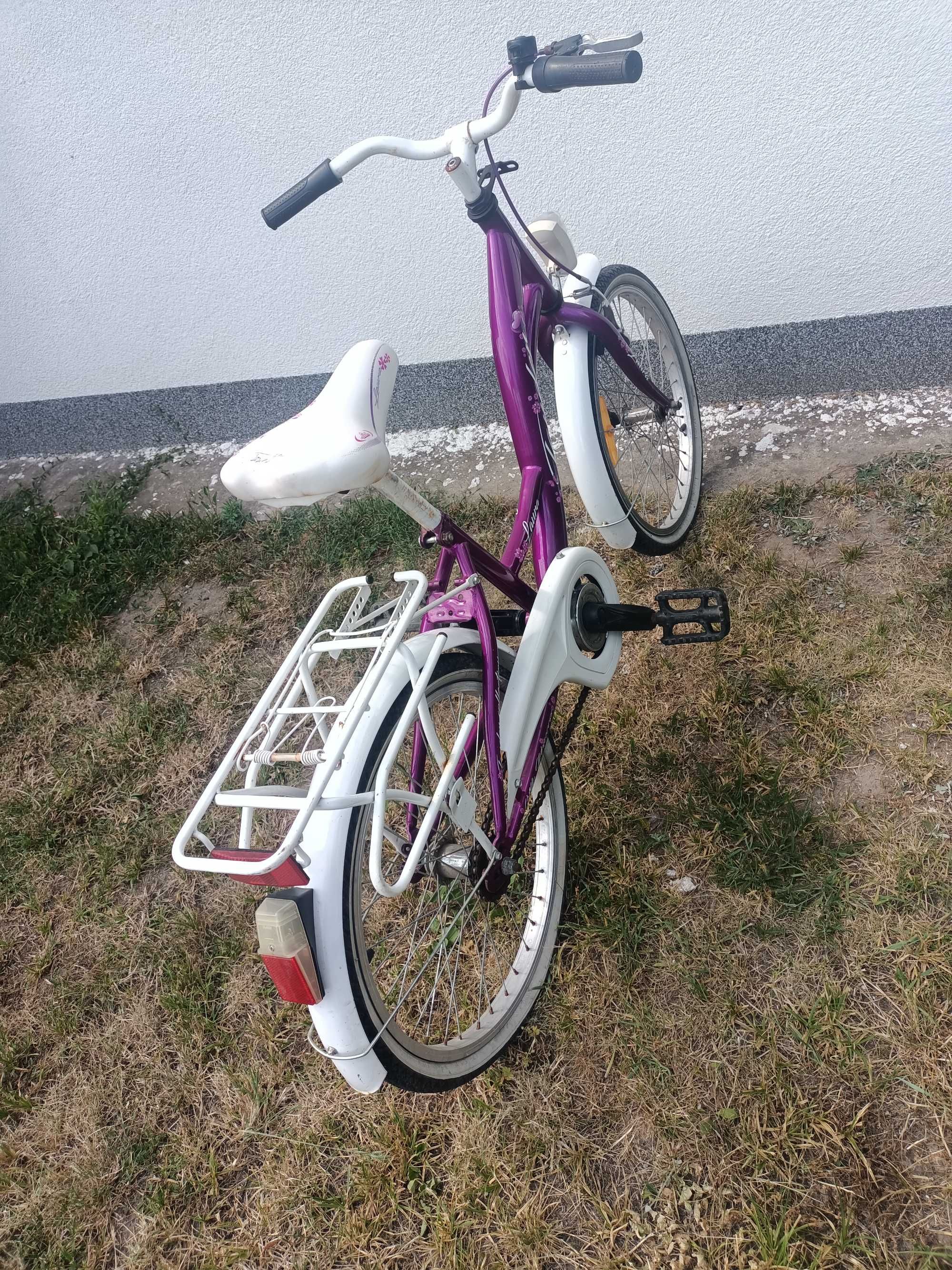 Sprzedam rower dziewczęcy w dobrym stanie. Odbiór osobisty.