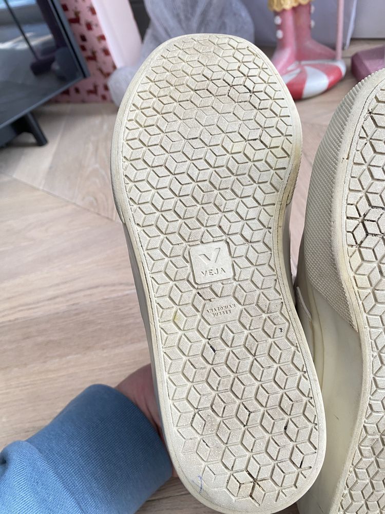 Buty veja skora