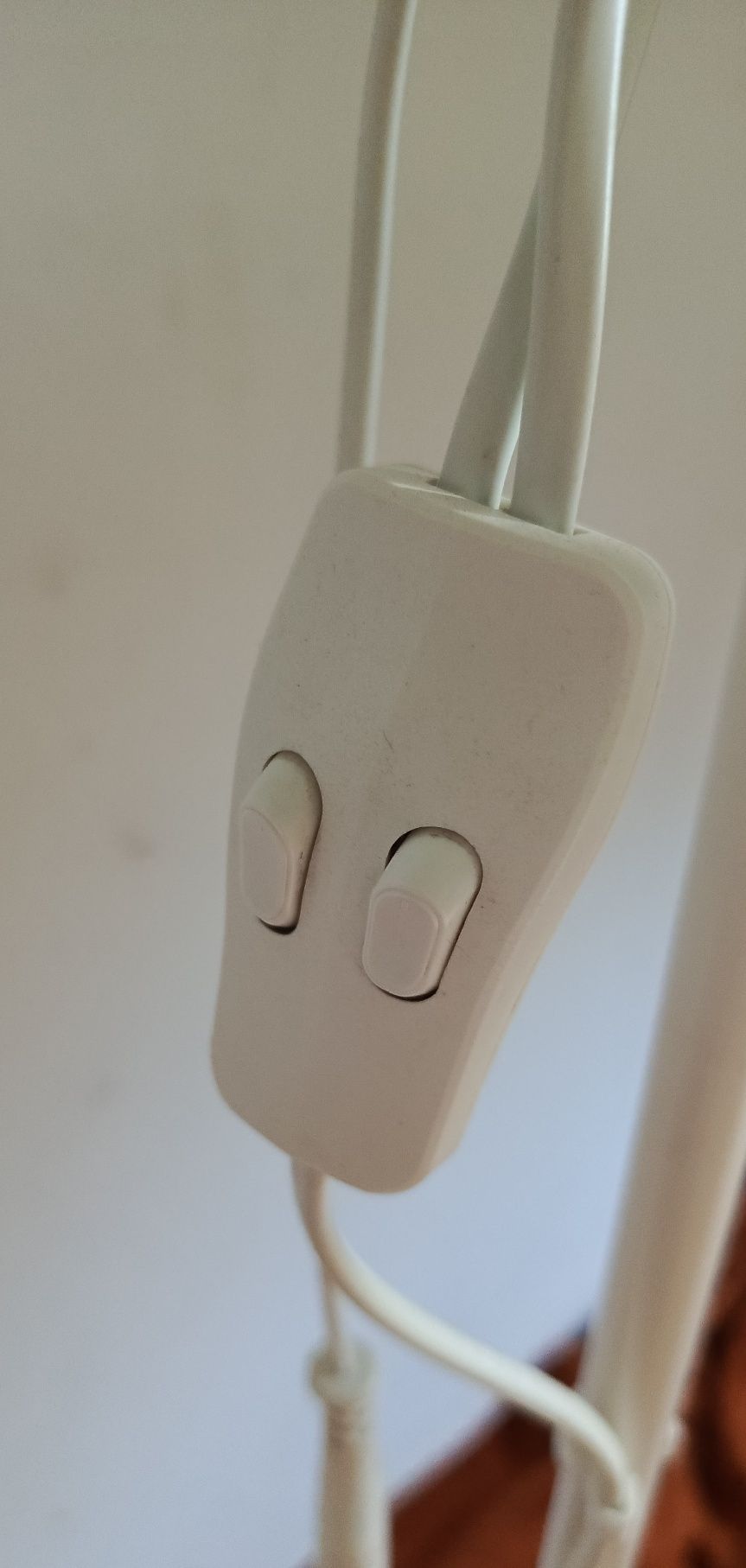 Wolnostojąca lampa pokojowa